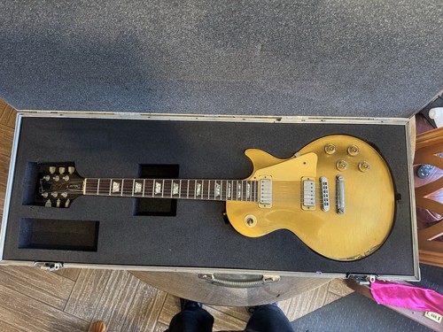 Heavy duty guitar flight case - heavy,